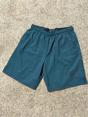 Nike Dri-FIT Training Shorts – Size Large